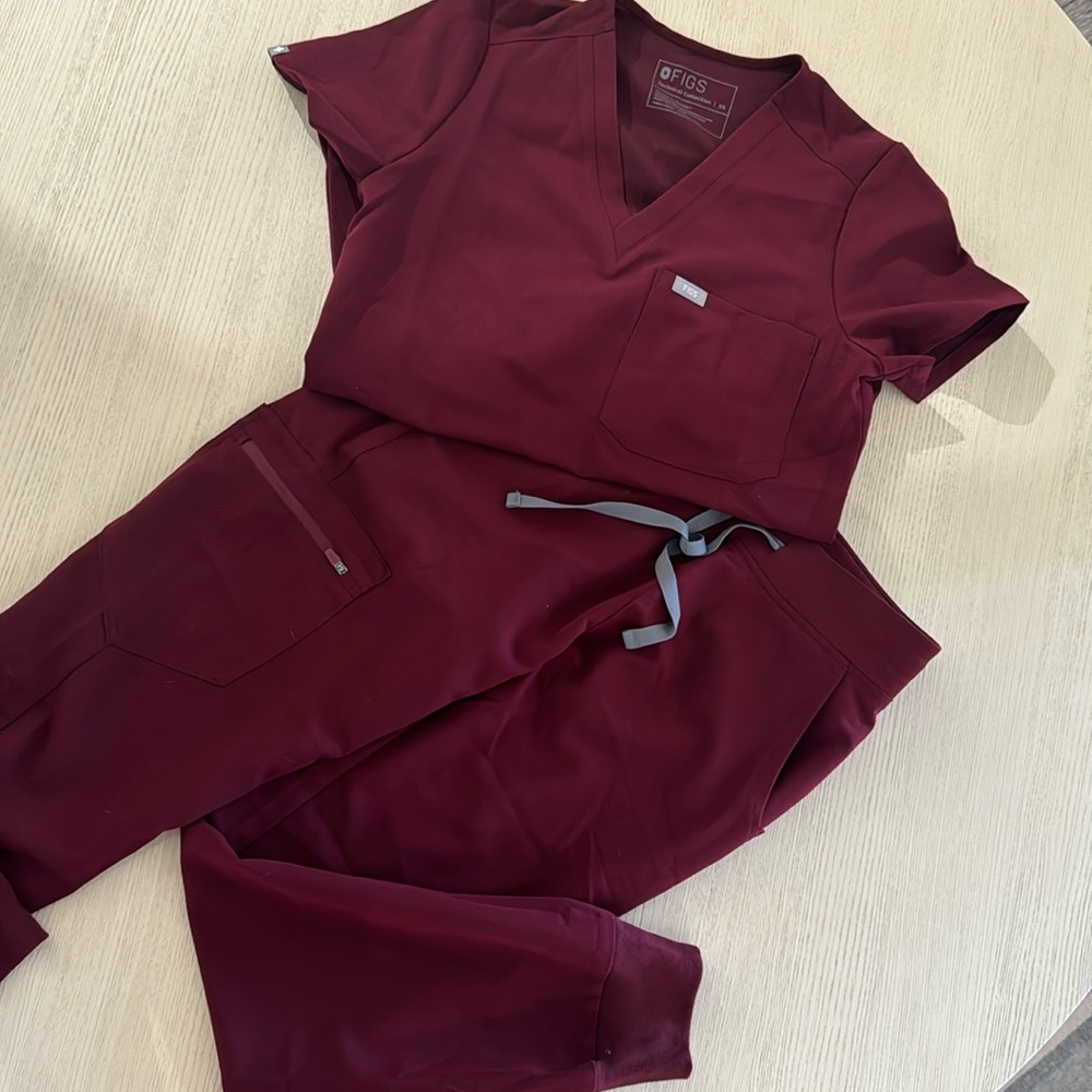 Figs scrubs